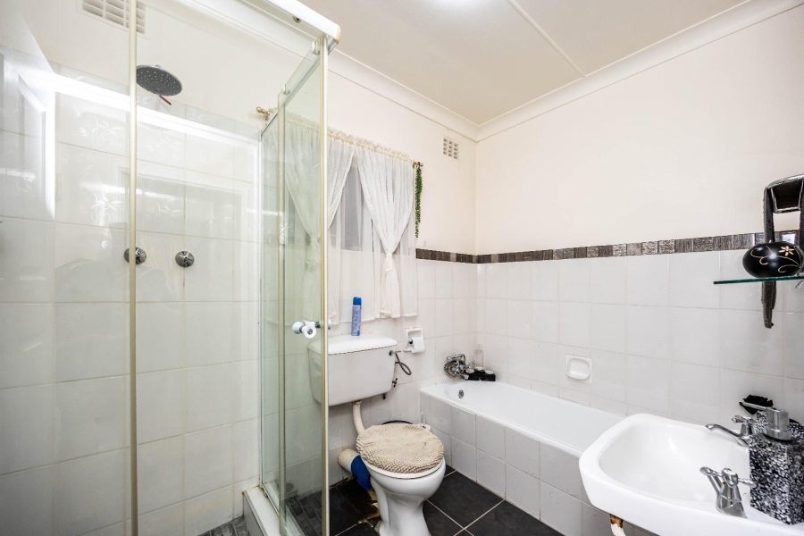 3 Bedroom Property for Sale in Sunnyridge Eastern Cape